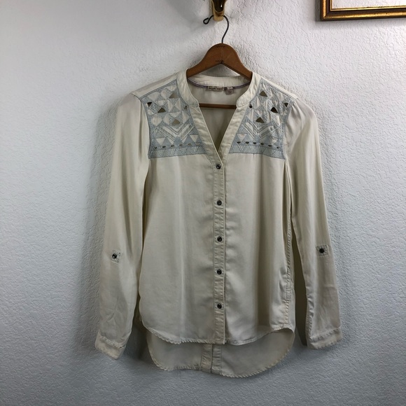 Anthro Tyla Holding Horses Chambray Cut Out Button - Picture 6 of 12